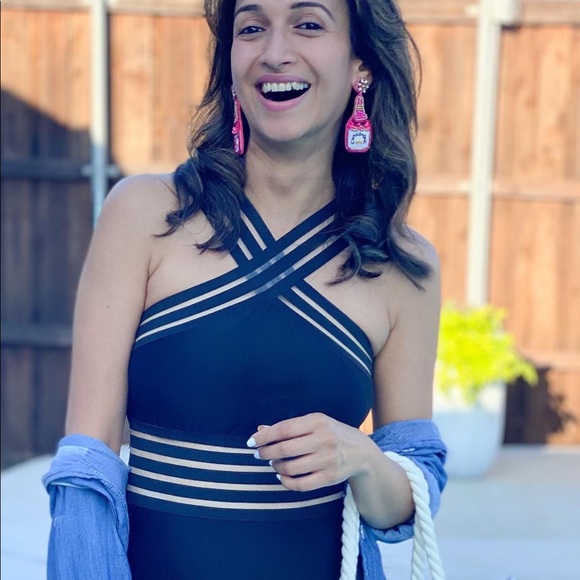 Sexy black one piece swimsuit - Picture 8 of 10